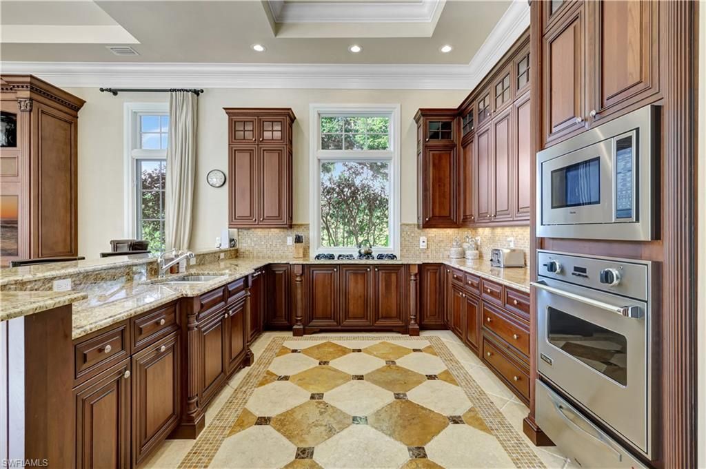 2249 Miramonte Ct, Naples, FL 34105 Photo