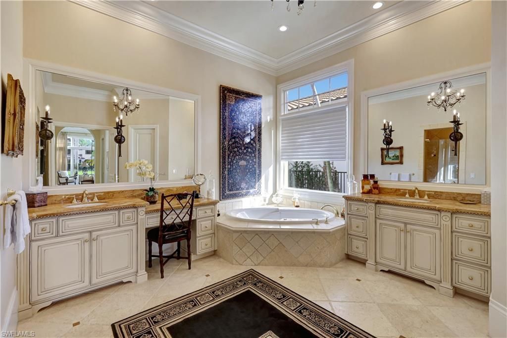 2249 Miramonte Ct, Naples, FL 34105 Photo