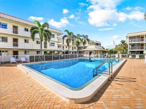 766 Central AVE, Unit 101, NAPLES, FL 34102