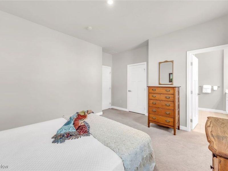 836 Carnation Court, Akron, OH 44303 Photo 17