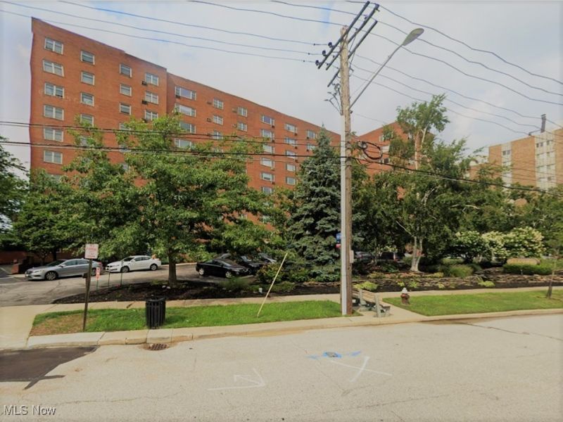 11820 Edgewater Drive, Unit 103, Lakewood, OH 44107 Main Photo