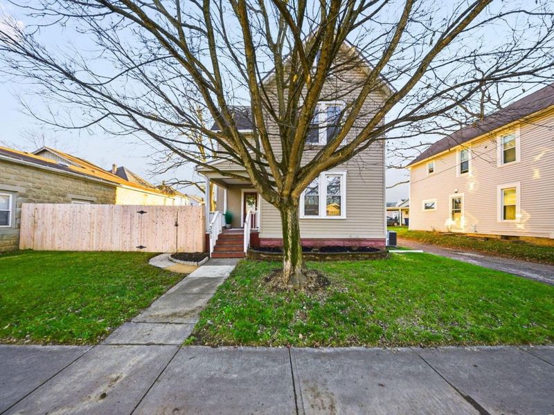 351 W William Street, Delaware, OH 43015 Photo 2