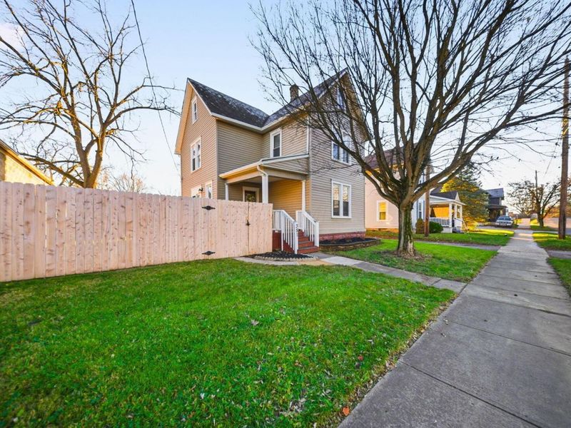 351 W William Street, Delaware, OH 43015 Photo 3