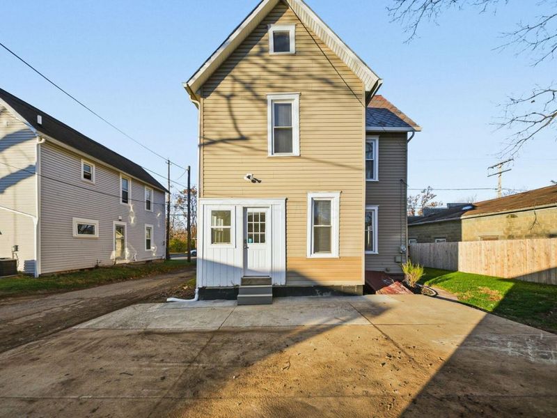 351 W William Street, Delaware, OH 43015 Photo 5