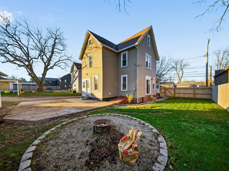 351 W William Street, Delaware, OH 43015 Photo 6