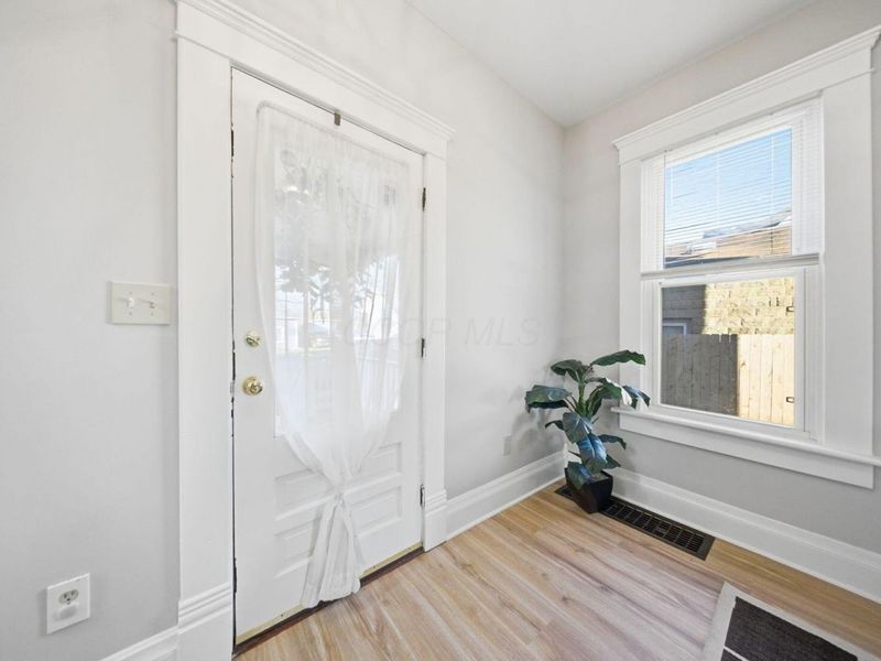 351 W William Street, Delaware, OH 43015 Photo 8