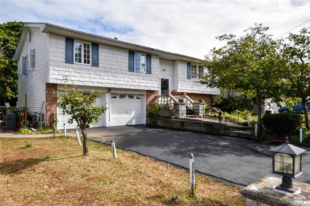 29 Andover Drive, Deer Park, NY 11729 Main Photo