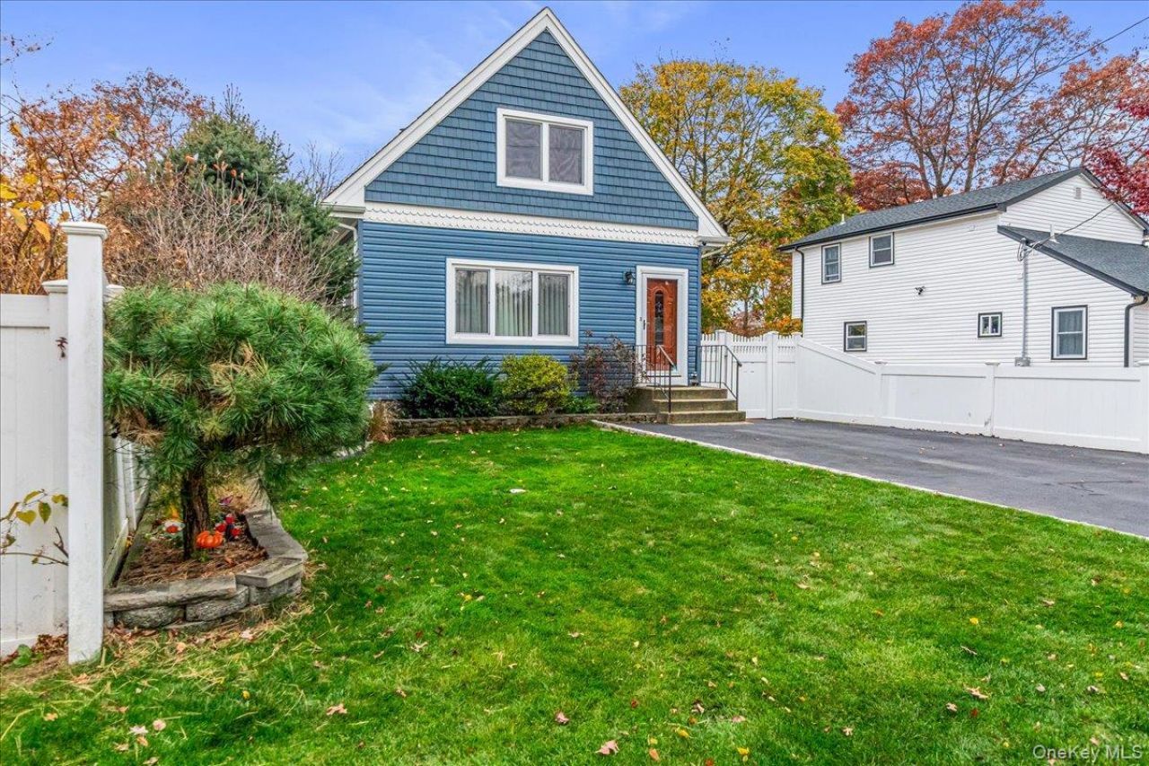 4928 Express Drive S, Ronkonkoma, NY 11779 Main Photo