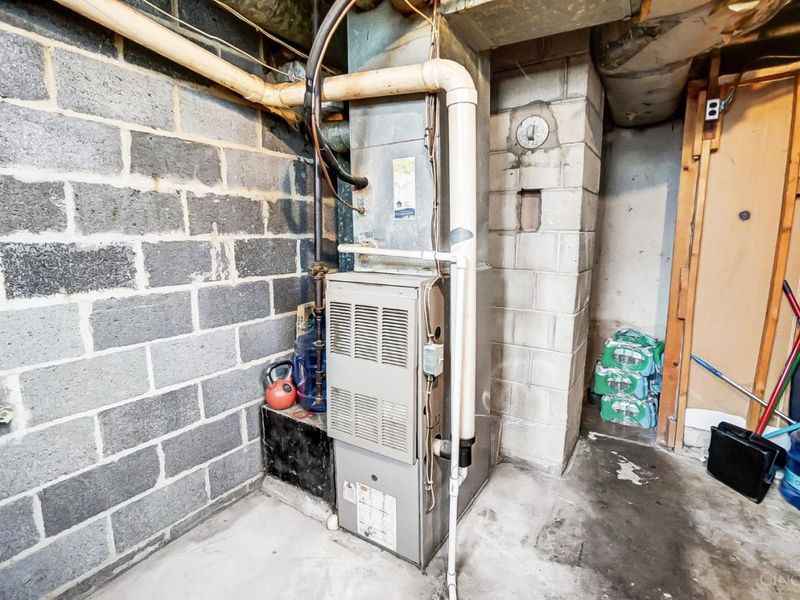 2424 Westwood Northern Boulevard, Cincinnati, OH 45211 Photo 16