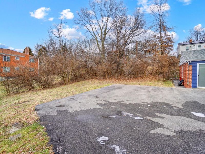 2424 Westwood Northern Boulevard, Cincinnati, OH 45211 Photo 20