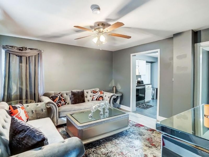 2424 Westwood Northern Boulevard, Cincinnati, OH 45211 Photo 3