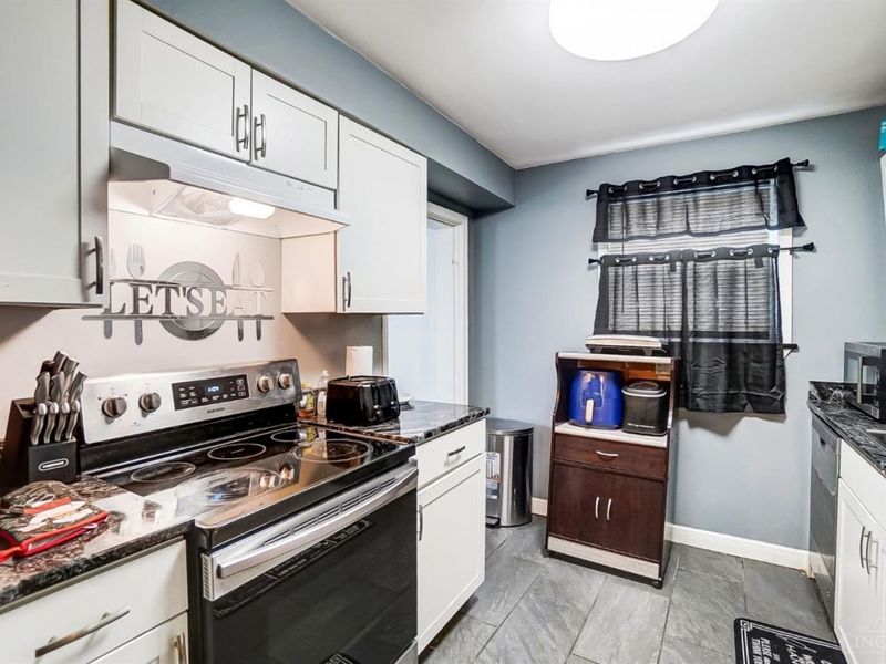 2424 Westwood Northern Boulevard, Cincinnati, OH 45211 Photo 5