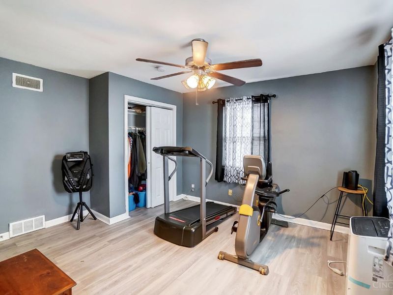 2424 Westwood Northern Boulevard, Cincinnati, OH 45211 Photo 9