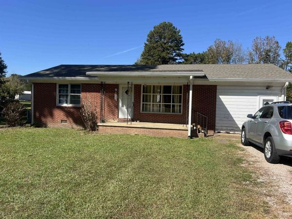 1555 226 HWY, Savannah, TN 38372