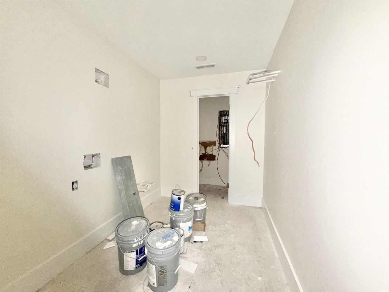 1003 Winding Rd. Photo 9