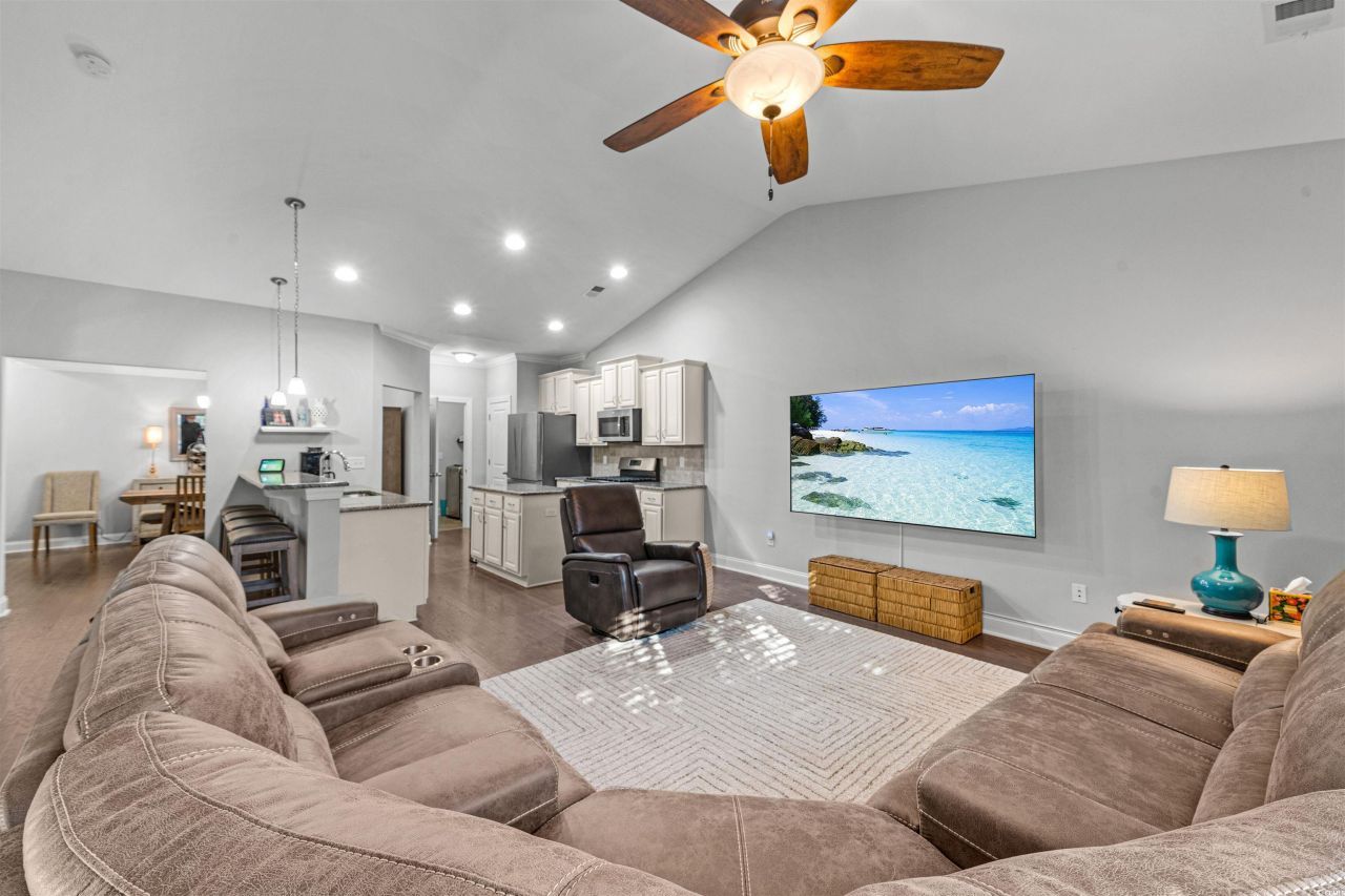 136 Parmelee Dr. Photo 12