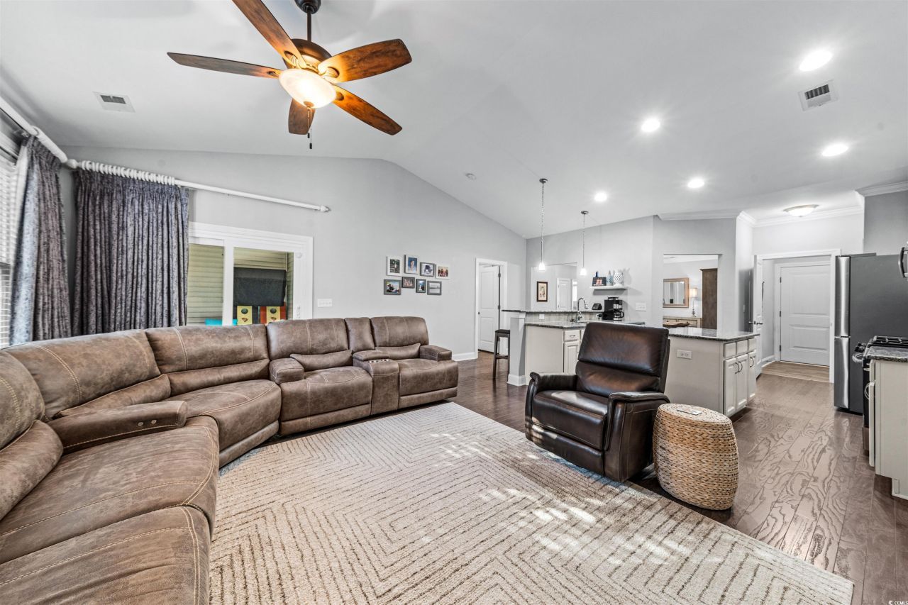 136 Parmelee Dr. Photo 13