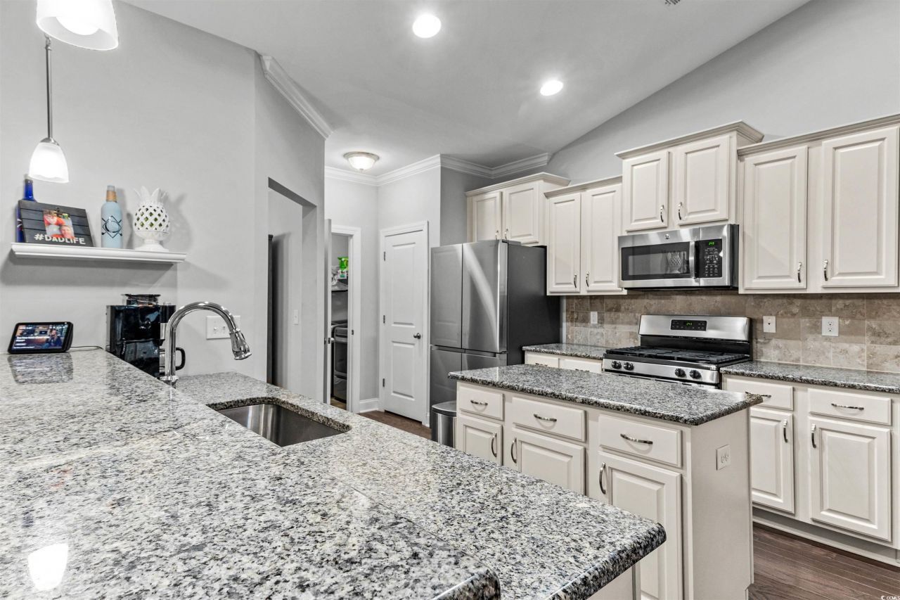 136 Parmelee Dr. Photo 16