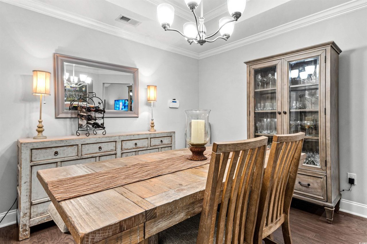 136 Parmelee Dr. Photo 8