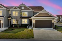 115 Machrie Loop photo 4