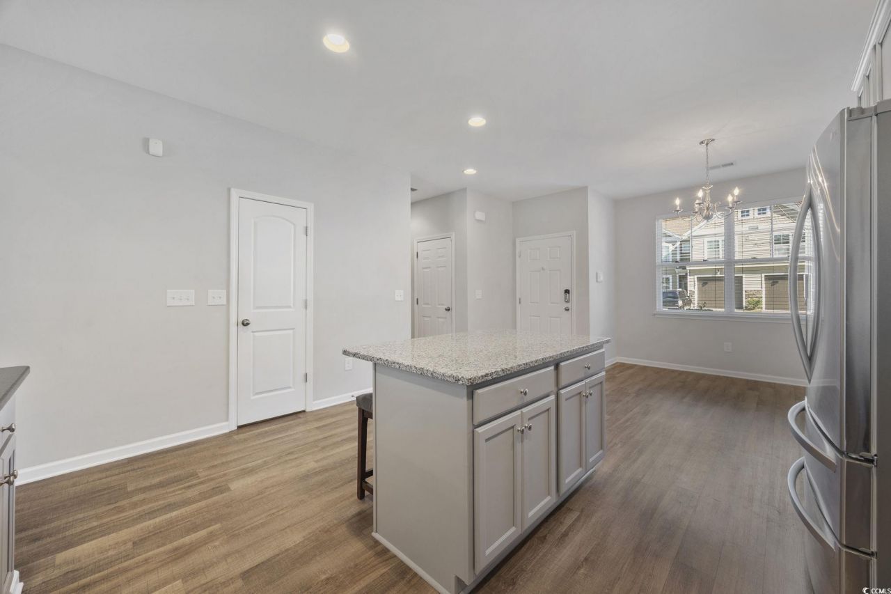 115 Machrie Loop Photo 7