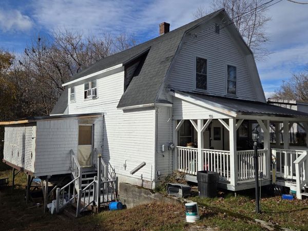 10 Main Street, Howland, ME 04448