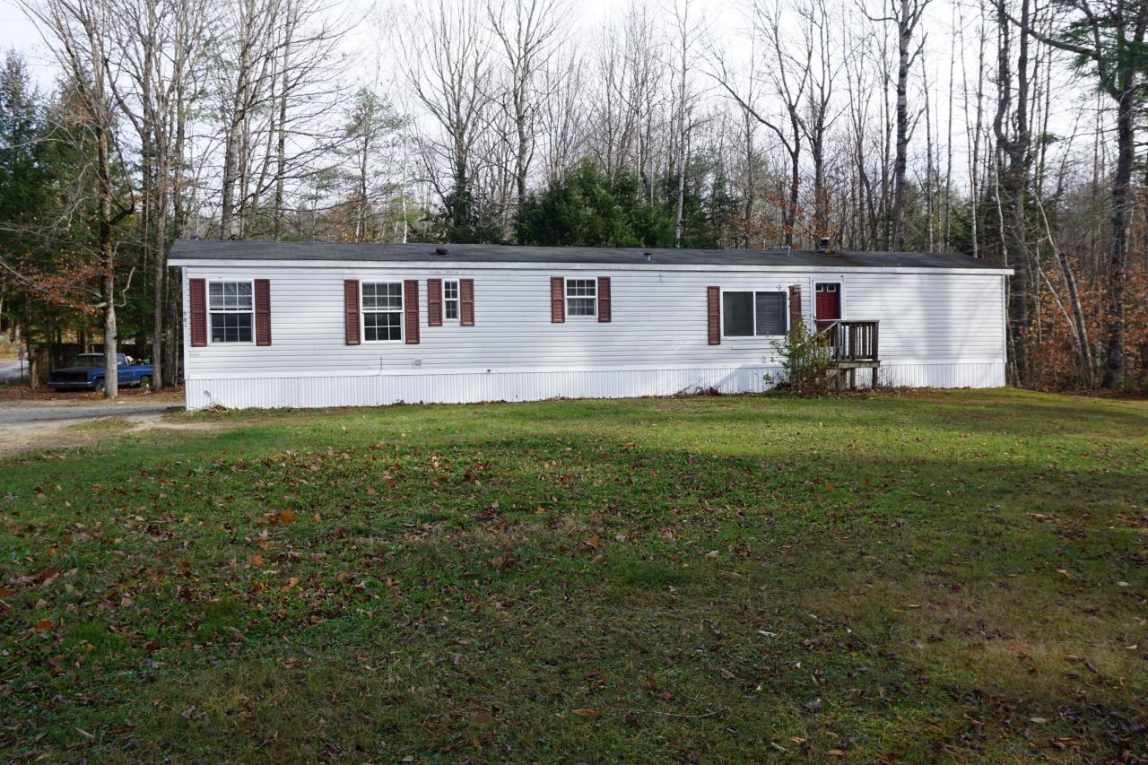661 Park Street Paris, ME 04281