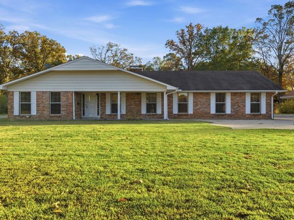 2002 W 42Nd Ave, Pine Bluff, AR 71603