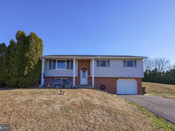 202 REDWOOD LANE, LEBANON, PA 17046