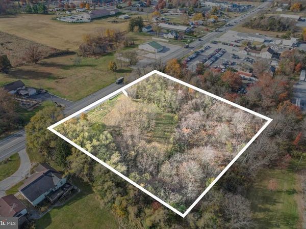 1820 YORK ROAD, NEW OXFORD, PA 17350