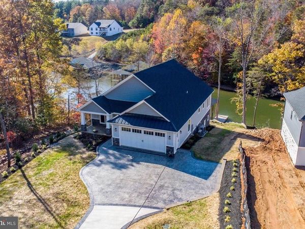 172 LAKEWATCH CIRCLE, MONETA, VA 24121