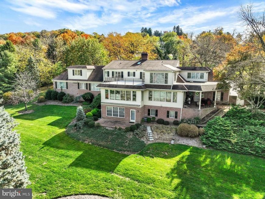 925 Summit Circle N, York, PA 17403 Main Photo