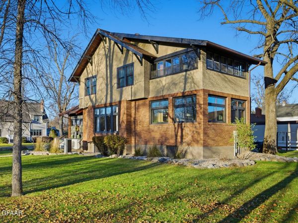 326 N 4th Street, Warren, MN 56762