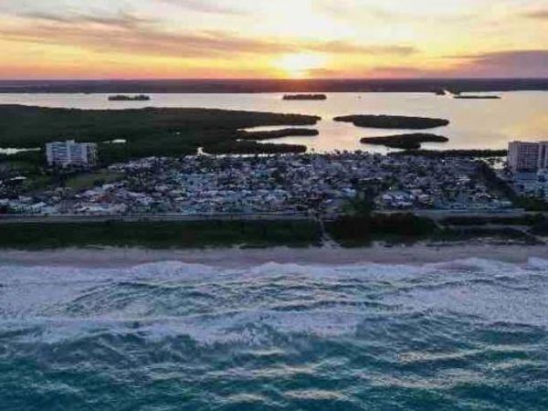 877 Pirates Cove Ln, Fort Pierce, FL 34949