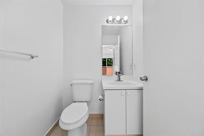 717 SW 107th Avenue, Unit 2203, Pembroke Pines, FL 33025 Photo