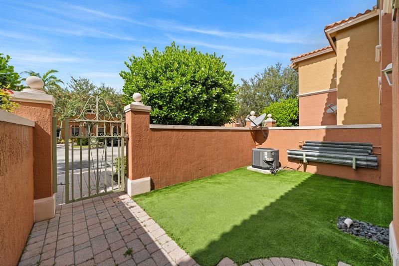 717 SW 107th Avenue, Unit 2203, Pembroke Pines, FL 33025 Photo