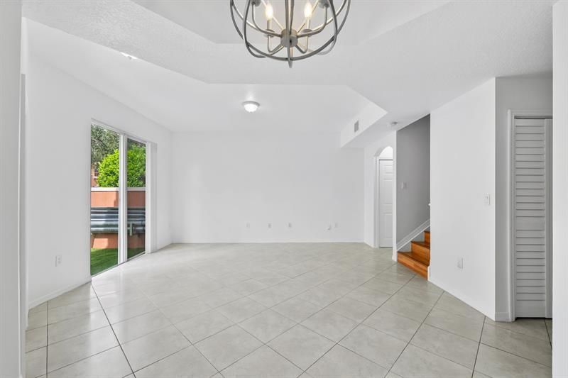 717 SW 107th Avenue, Unit 2203, Pembroke Pines, FL 33025 Photo