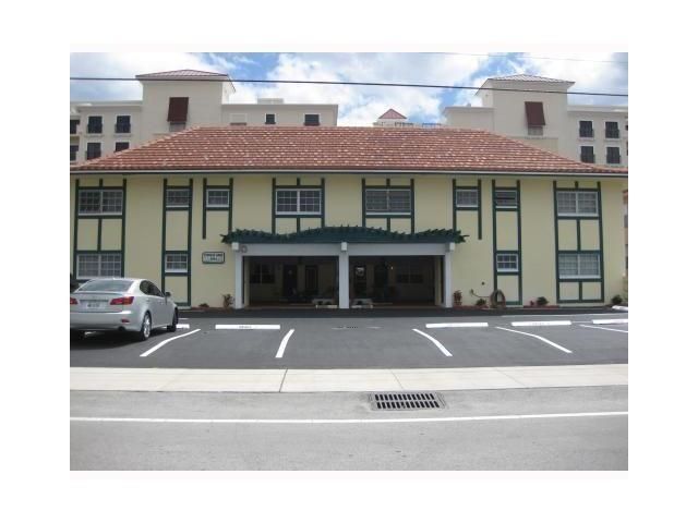 2404 NE 33rd Avenue, Unit 12, Fort Lauderdale, FL 33305 Photo