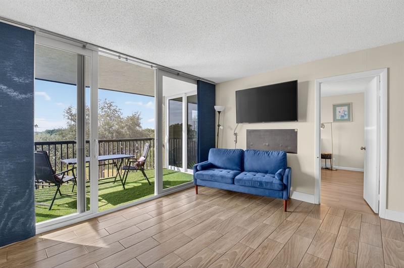 5260 NW 2nd Ave, Unit 402, Boca Raton, FL 33487 Photo