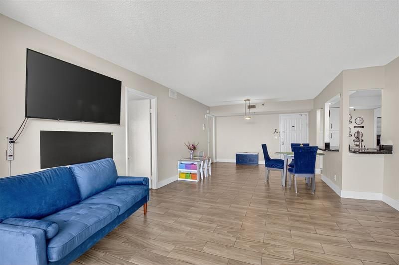 5260 NW 2nd Ave, Unit 402, Boca Raton, FL 33487 Photo