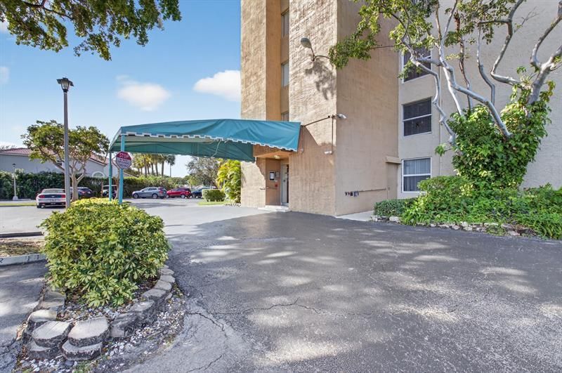 5260 NW 2nd Ave, Unit 402, Boca Raton, FL 33487 Photo