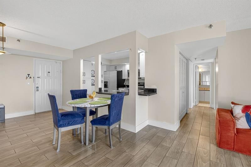 5260 NW 2nd Ave, Unit 402, Boca Raton, FL 33487 Photo