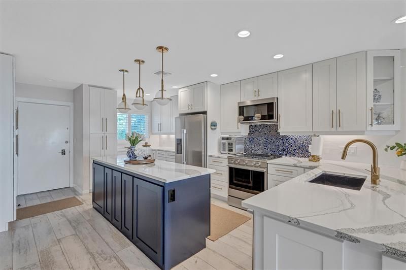 7125 Gulf Of Mexico, Unit 22, Longboat Key, FL 34228 Photo