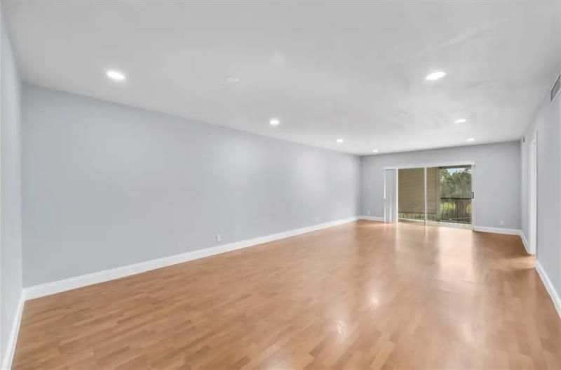 6100 S Falls Circle Drive, Unit 204, Lauderhill, FL 33319 Photo