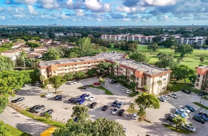6100 S Falls Circle Drive, Unit 204, Lauderhill, FL 33319 Photo