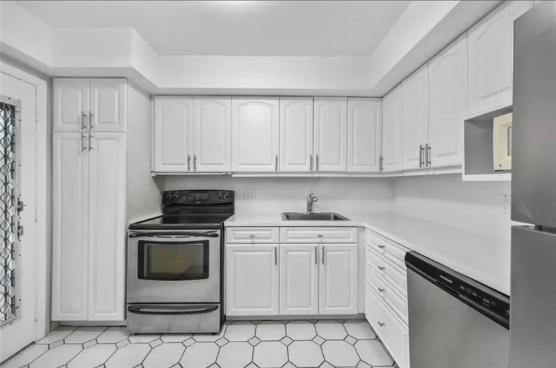 6100 S Falls Circle Drive, Unit 204, Lauderhill, FL 33319 Photo