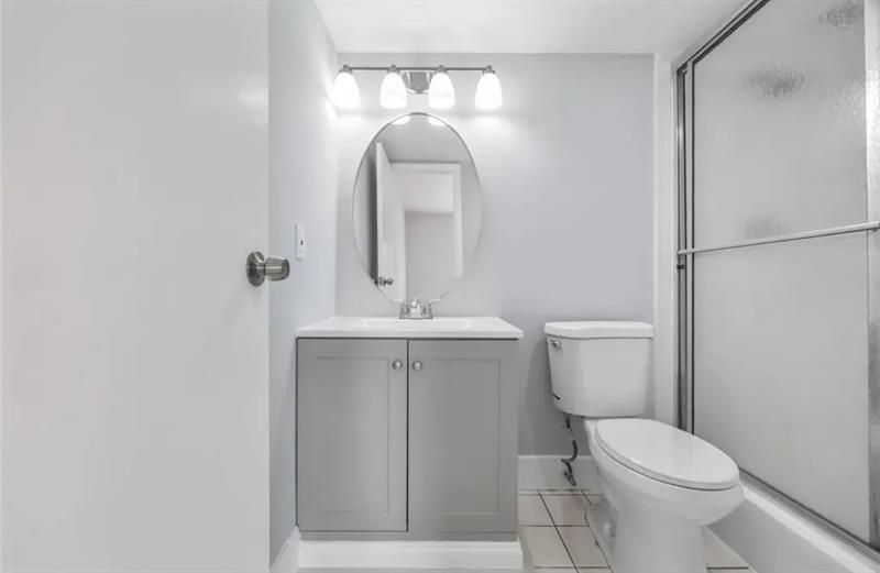 6100 S Falls Circle Drive, Unit 204, Lauderhill, FL 33319 Photo