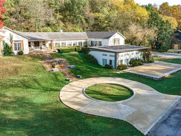 8442 E McNelly Road, Bentonville, AR 72712