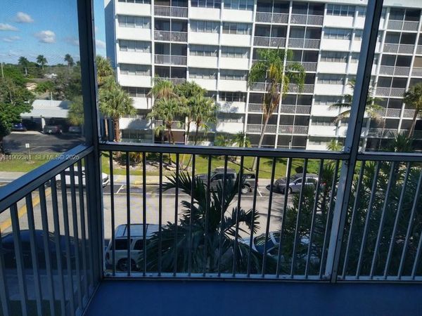 700 NW 214th St, Unit 403, Miami Gardens, FL 33169