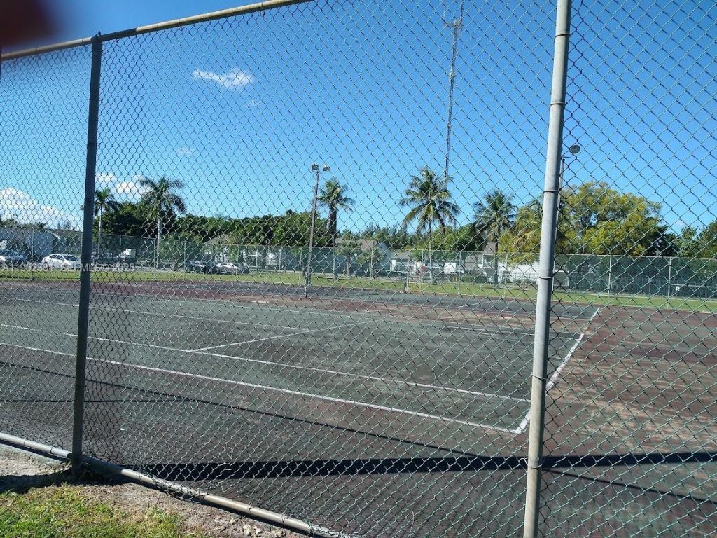 700 NW 214th St, Unit 403, Miami Gardens, FL 33169 Photo